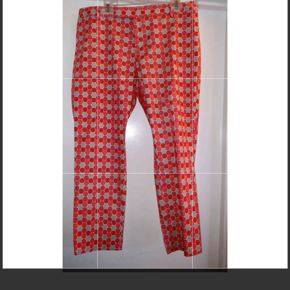 Gap skinny pixie cut with a geometric pattern